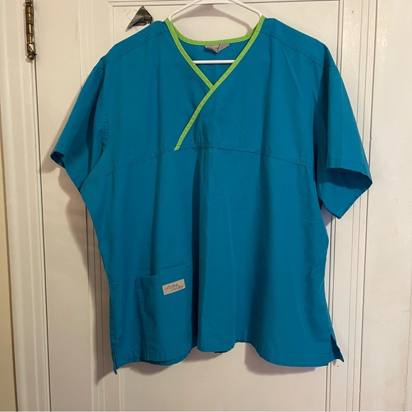 URBANE Scrub/uniform. Xl - Picture 1 of 5